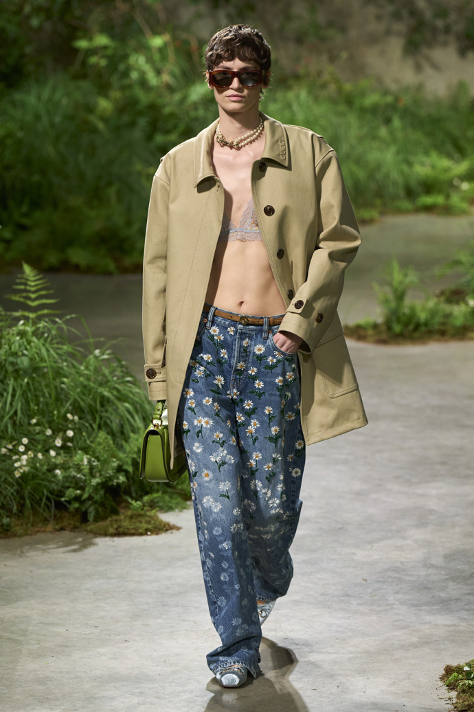 Prohlédněte si kolekci Gucci Cruise 2025...
Prohlédněte si kolekci Gucci Cruise 2025...
