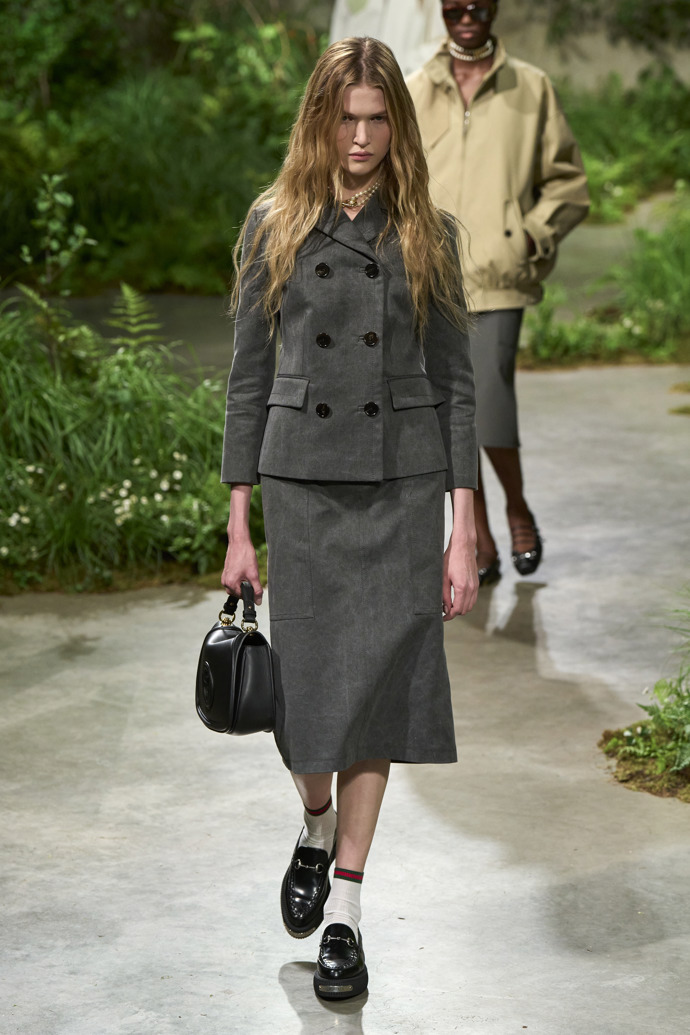 Prohlédněte si kolekci Gucci Cruise 2025...
Prohlédněte si kolekci Gucci Cruise 2025...
