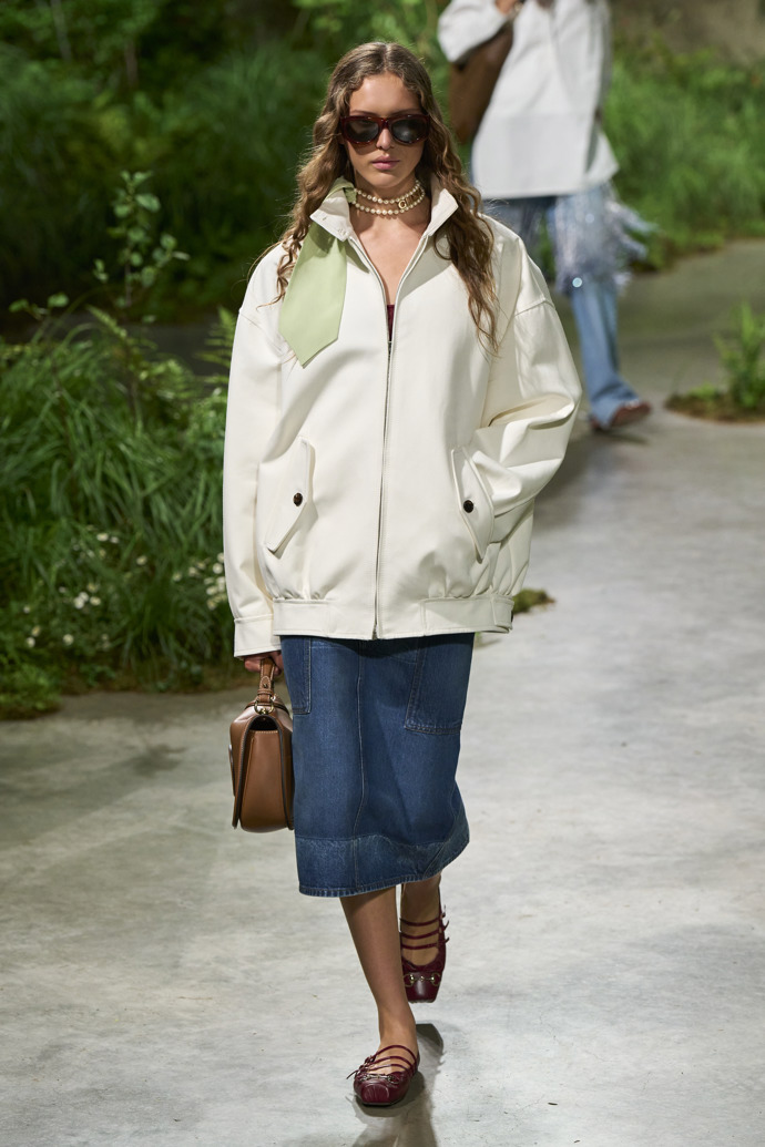 Prohlédněte si kolekci Gucci Cruise 2025...
Prohlédněte si kolekci Gucci Cruise 2025...