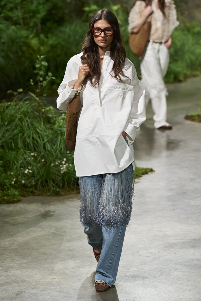 Prohlédněte si kolekci Gucci Cruise 2025...
Prohlédněte si kolekci Gucci Cruise 2025...