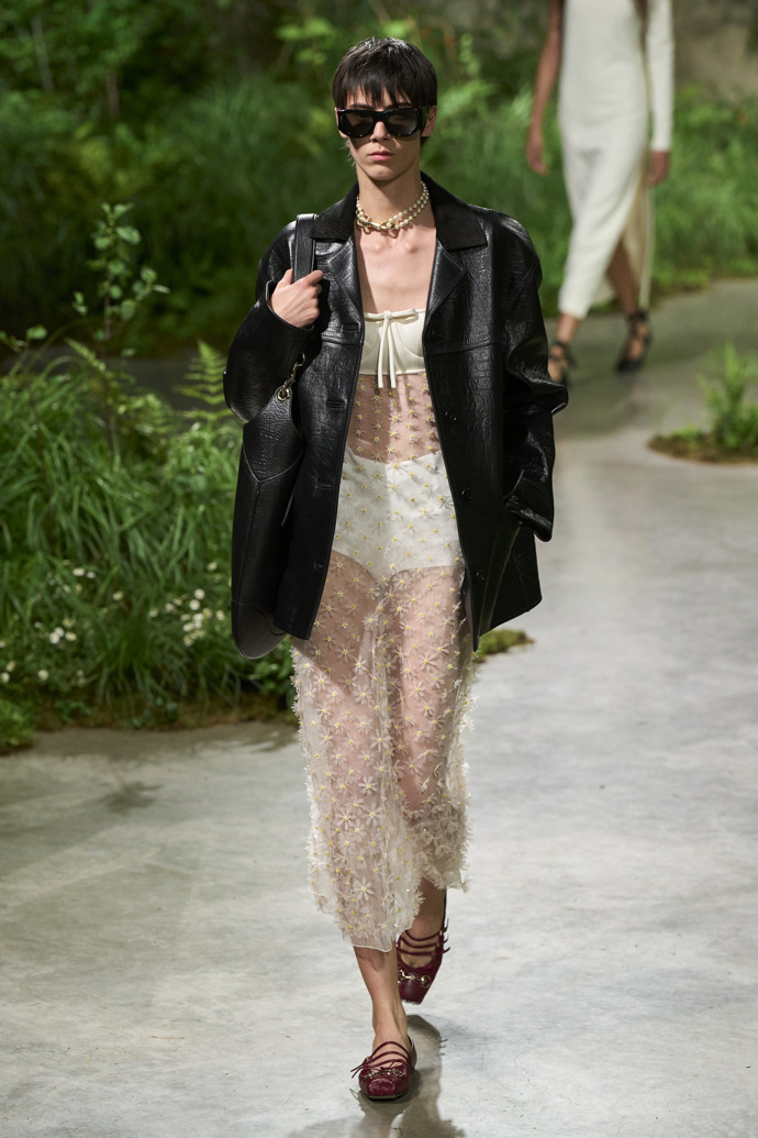 Prohlédněte si kolekci Gucci Cruise 2025...
Prohlédněte si kolekci Gucci Cruise 2025...