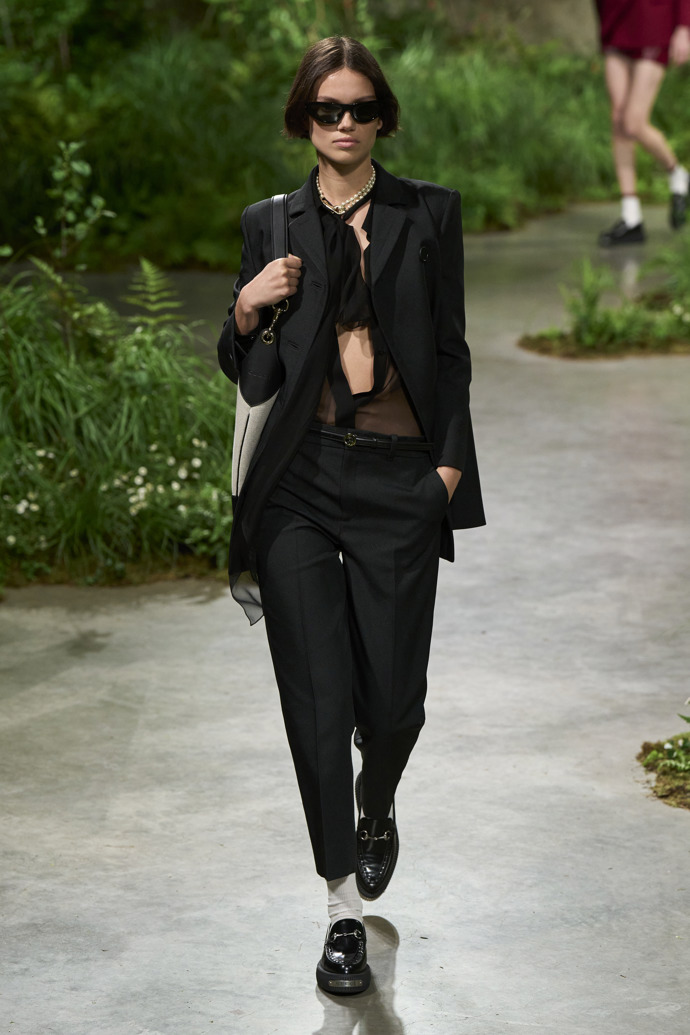 Prohlédněte si kolekci Gucci Cruise 2025...
Prohlédněte si kolekci Gucci Cruise 2025...
