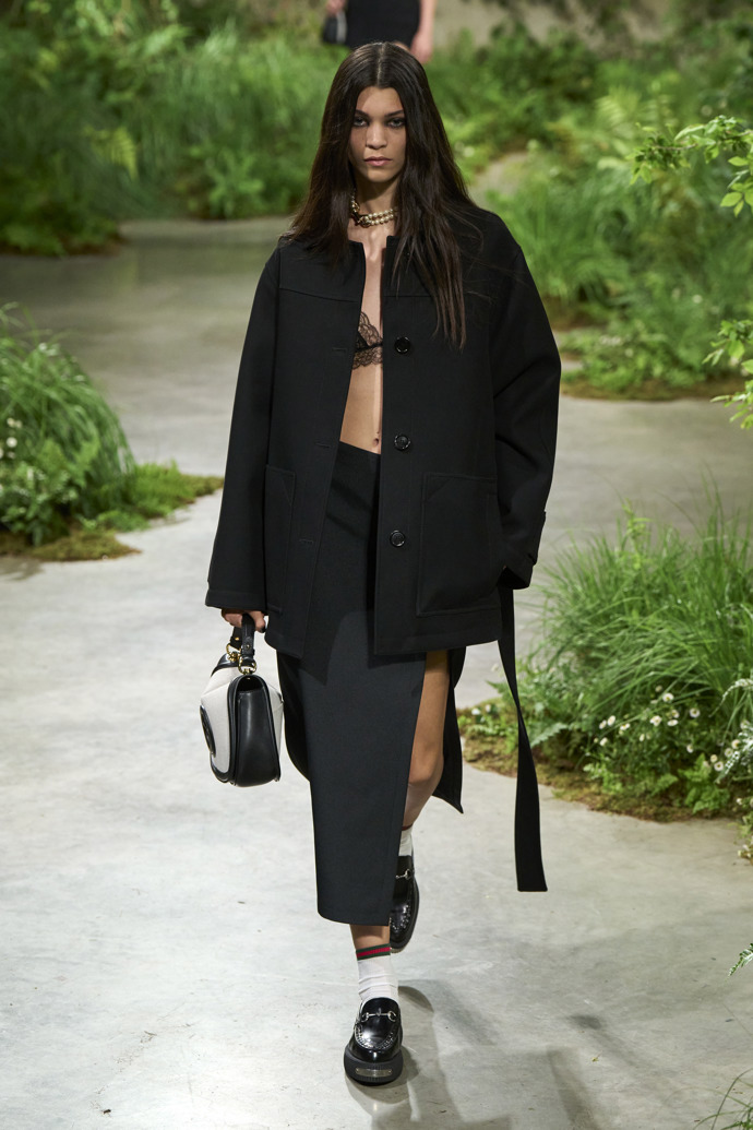 Prohlédněte si kolekci Gucci Cruise 2025...
Prohlédněte si kolekci Gucci Cruise 2025...
