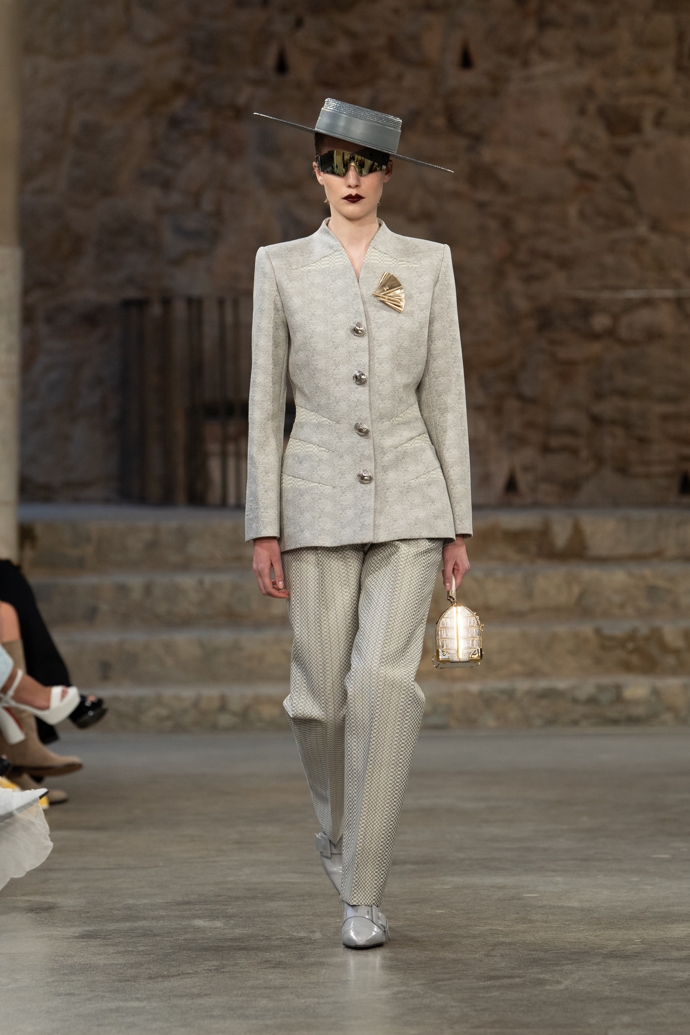 Prohlédněte si kolekci Louis Vuitton Cruise 2025...
Prohlédněte si kolekci Louis Vuitton Cruise 2025...