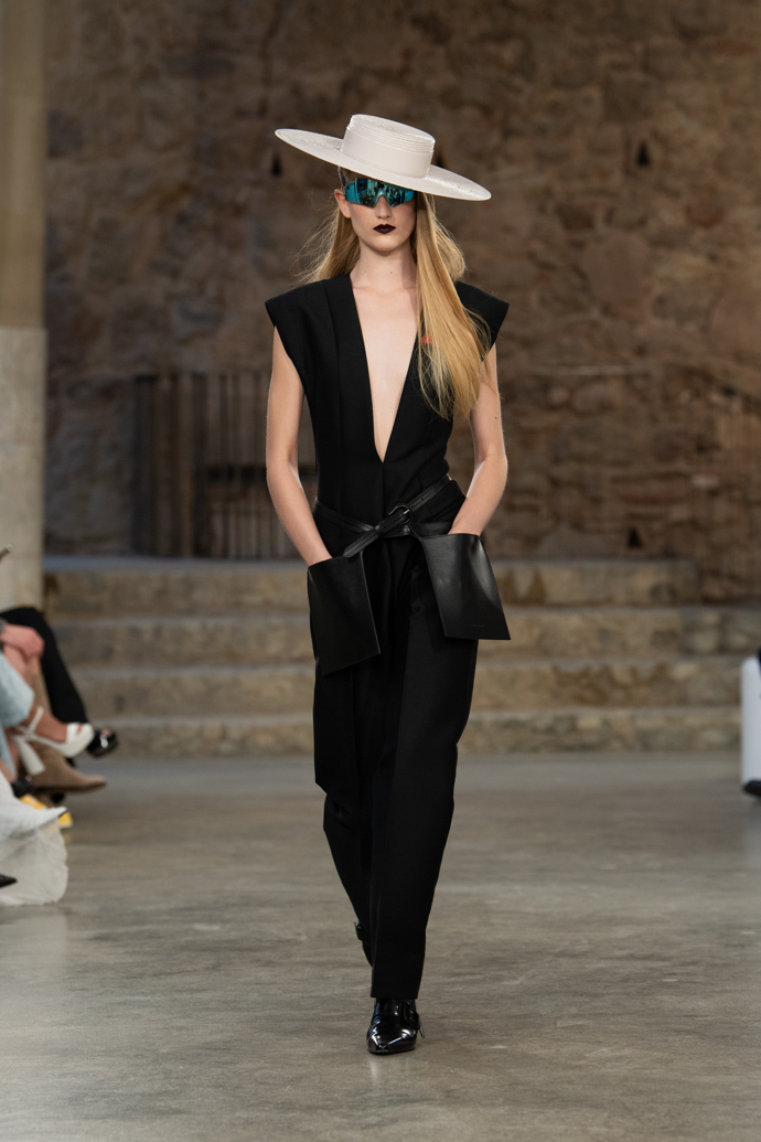 Prohlédněte si kolekci Louis Vuitton Cruise 2025...
Prohlédněte si kolekci Louis Vuitton Cruise 2025...