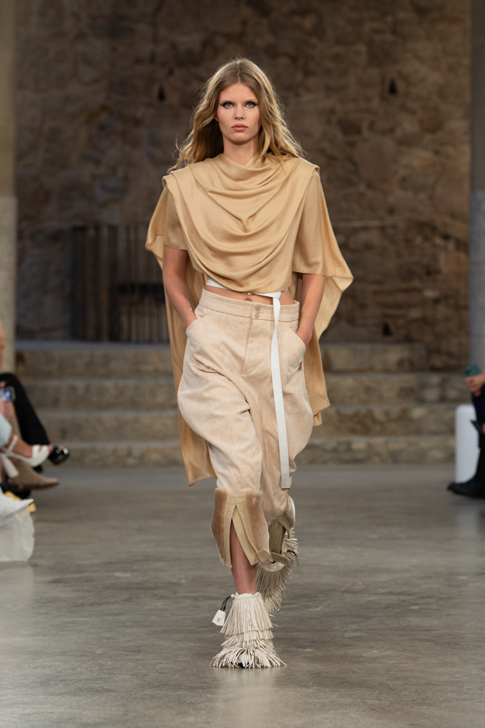 Prohlédněte si kolekci Louis Vuitton Cruise 2025...
Prohlédněte si kolekci Louis Vuitton Cruise 2025...