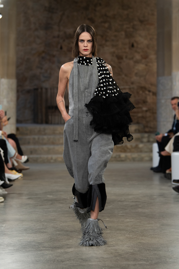 Prohlédněte si kolekci Louis Vuitton Cruise 2025...
Prohlédněte si kolekci Louis Vuitton Cruise 2025...