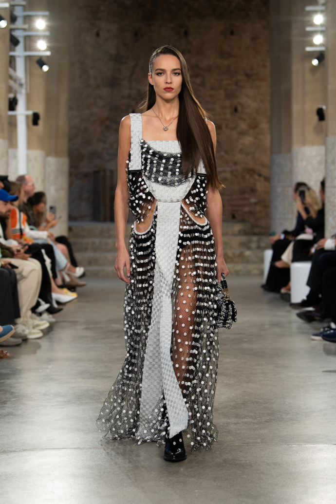 Prohlédněte si kolekci Louis Vuitton Cruise 2025...
Prohlédněte si kolekci Louis Vuitton Cruise 2025...