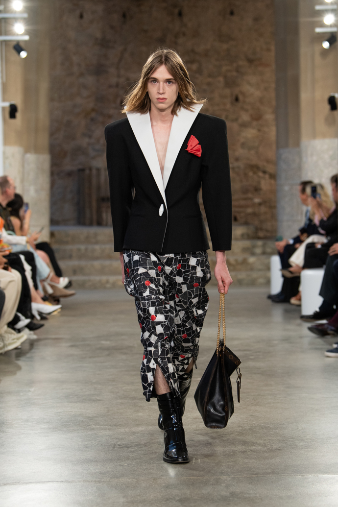 Prohlédněte si kolekci Louis Vuitton Cruise 2025...
Prohlédněte si kolekci Louis Vuitton Cruise 2025...