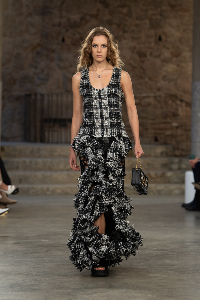 Prohlédněte si kolekci Louis Vuitton Cruise 2025...
Prohlédněte si kolekci Louis Vuitton Cruise 2025...