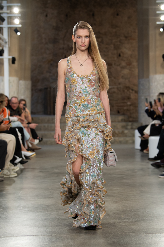 Prohlédněte si kolekci Louis Vuitton Cruise 2025...
Prohlédněte si kolekci Louis Vuitton Cruise 2025...