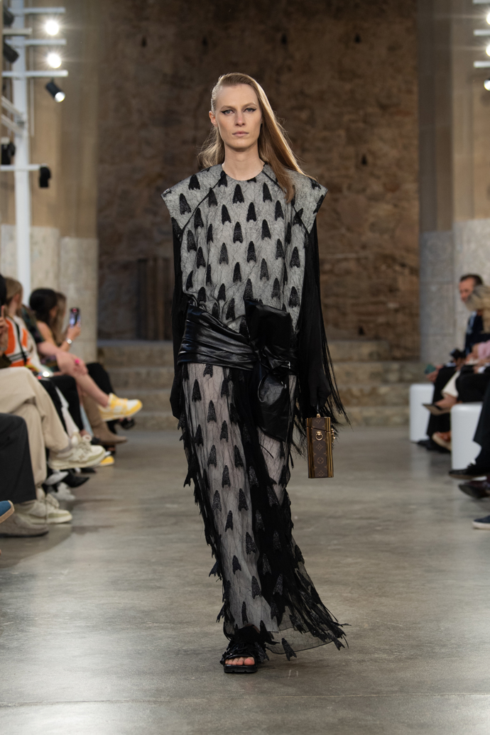 Prohlédněte si kolekci Louis Vuitton Cruise 2025...
Prohlédněte si kolekci Louis Vuitton Cruise 2025...