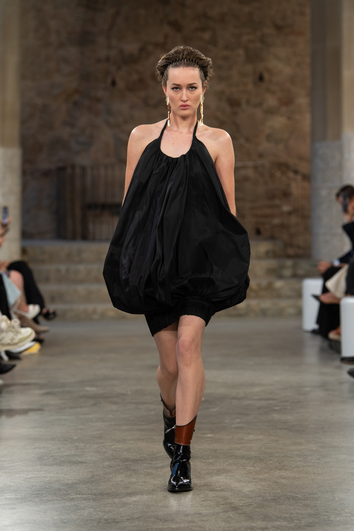Prohlédněte si kolekci Louis Vuitton Cruise 2025...
Prohlédněte si kolekci Louis Vuitton Cruise 2025...
