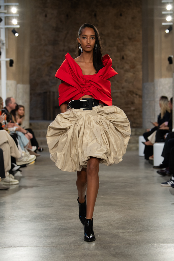 Prohlédněte si kolekci Louis Vuitton Cruise 2025...
Prohlédněte si kolekci Louis Vuitton Cruise 2025...