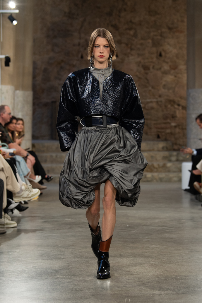 Prohlédněte si kolekci Louis Vuitton Cruise 2025...
Prohlédněte si kolekci Louis Vuitton Cruise 2025...