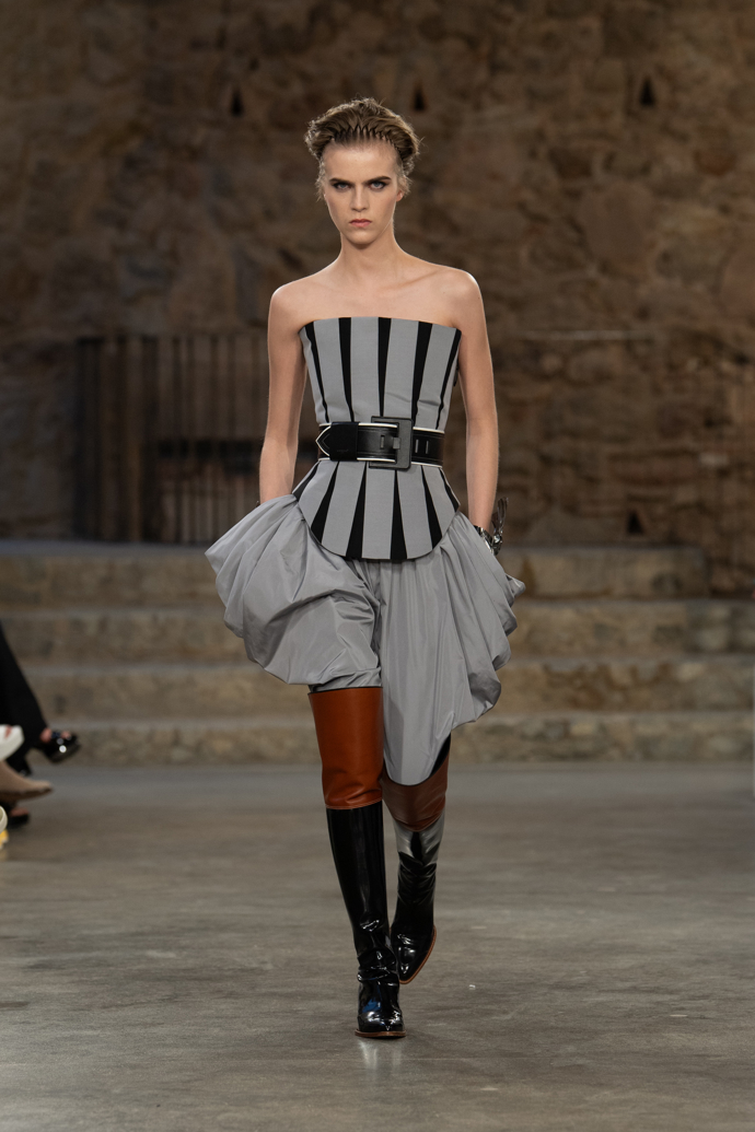 Prohlédněte si kolekci Louis Vuitton Cruise 2025...
Prohlédněte si kolekci Louis Vuitton Cruise 2025...