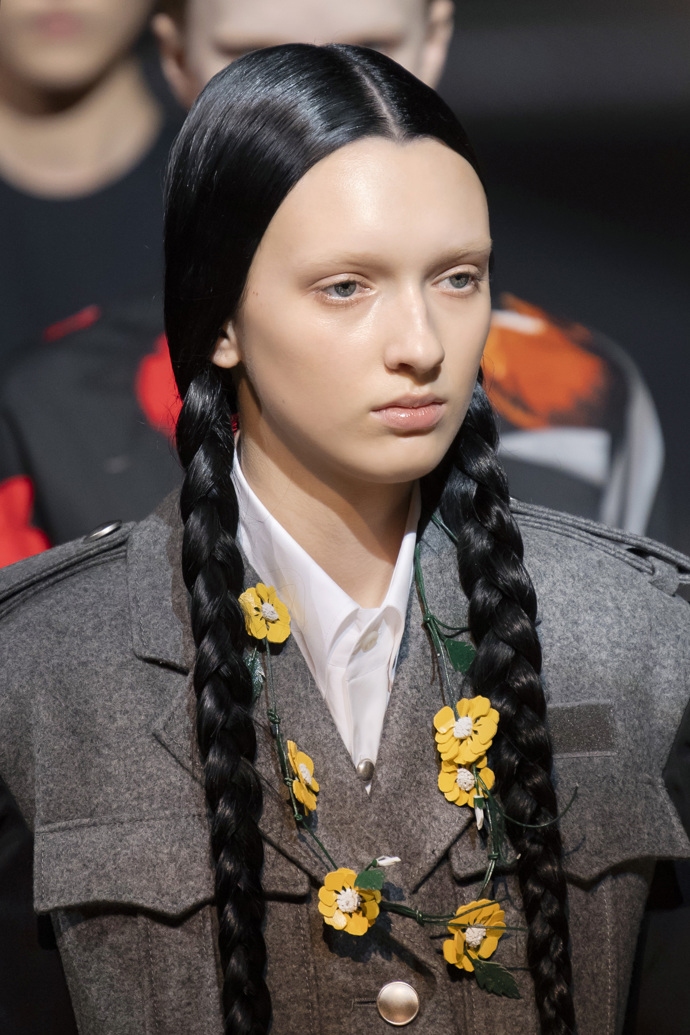 Dva copy ve stylu Wednesday Addams
