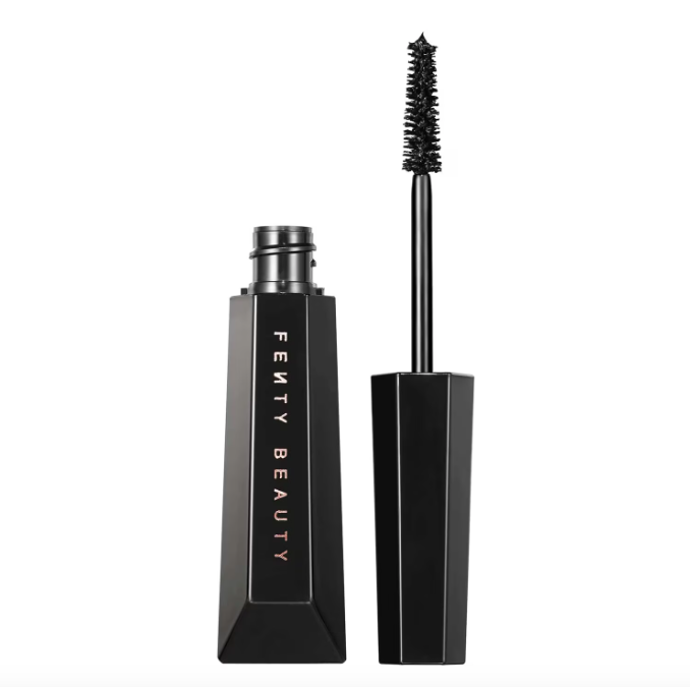  

Hella Thicc Volumizing Mascara, Fenty Beauty, 339 Kč
