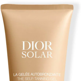 Samoopalovací gel na obličej Dior Solar The Self-Tanning Gel, Dior, 1199 Kč
Samoopalovací gel na obličej Dior Solar The Self-Tanning Gel, Dior, 1199 Kč