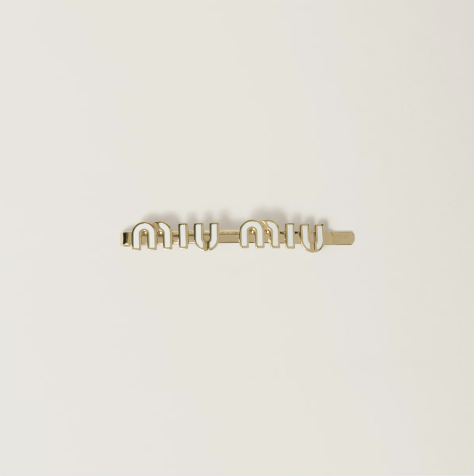  

Enameled metal hair clip, Miu Miu, 280 EUR
