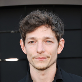 Mike Faist
Mike Faist