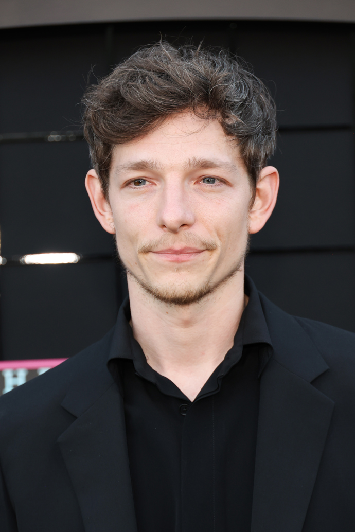 

Mike Faist 
