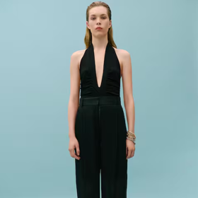 Semi-transparent straight trousers, Victoria Beckham x Mango, 3000 Kč
Semi-transparent straight trousers, Victoria Beckham x Mango, 3000 Kč