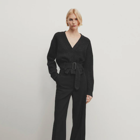 Jednobarevné černé kalhoty straight fit, Massimo Dutti, 2595 Kč
Jednobarevné černé kalhoty straight fit, Massimo Dutti, 2595 Kč