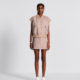  

Melocoton Pink Technical Taffeta Jacquard with Dior Oblique Motif Skort a Rose Des Vents Technical Taffeta with Dior Oblique Motif, Dior, 38 000 Kč a 74 000 Kč
