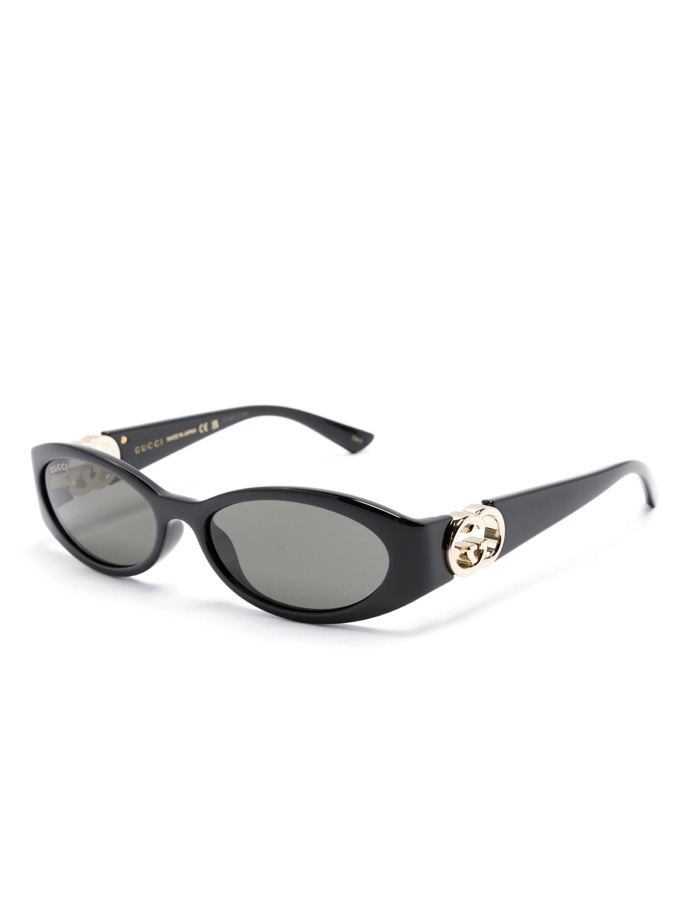  

Úzké oválné brýle, Gucci, 483 USD, prodává Farfetch
