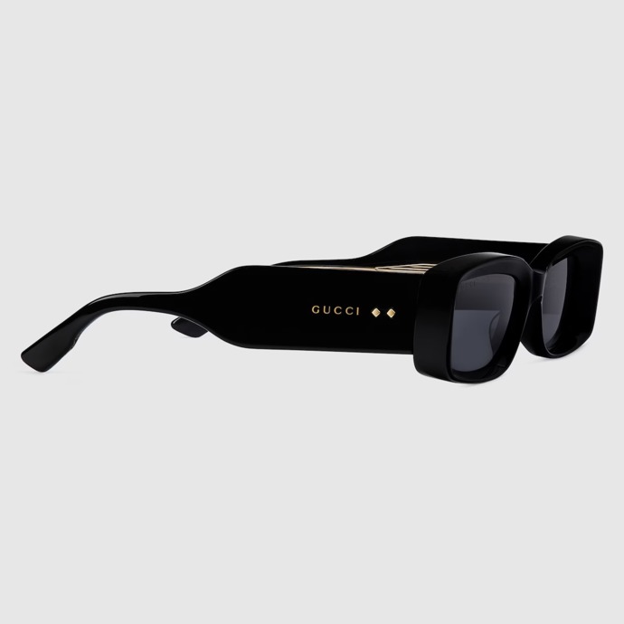  

Úzké brýle, Gucci, 575 USD, prodává Farfetch
