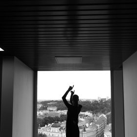 Nikola Bendová v róbě od Lukáše Macháčka.

Šperky Apart

Make-up: Douglas / Armani

Vlasy: Shu Uemura Art of Hair
