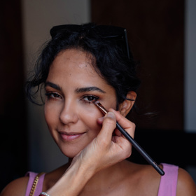 Zea

Make-up: Douglas / Armani

Vlasy: Wella

