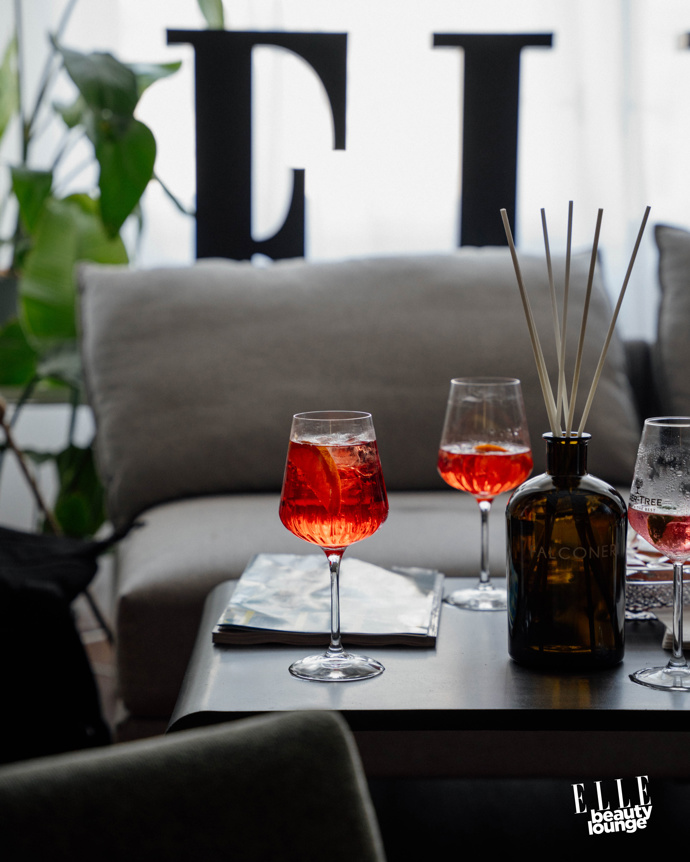 Falconeri

Campari, Beluga a Fever Tree
