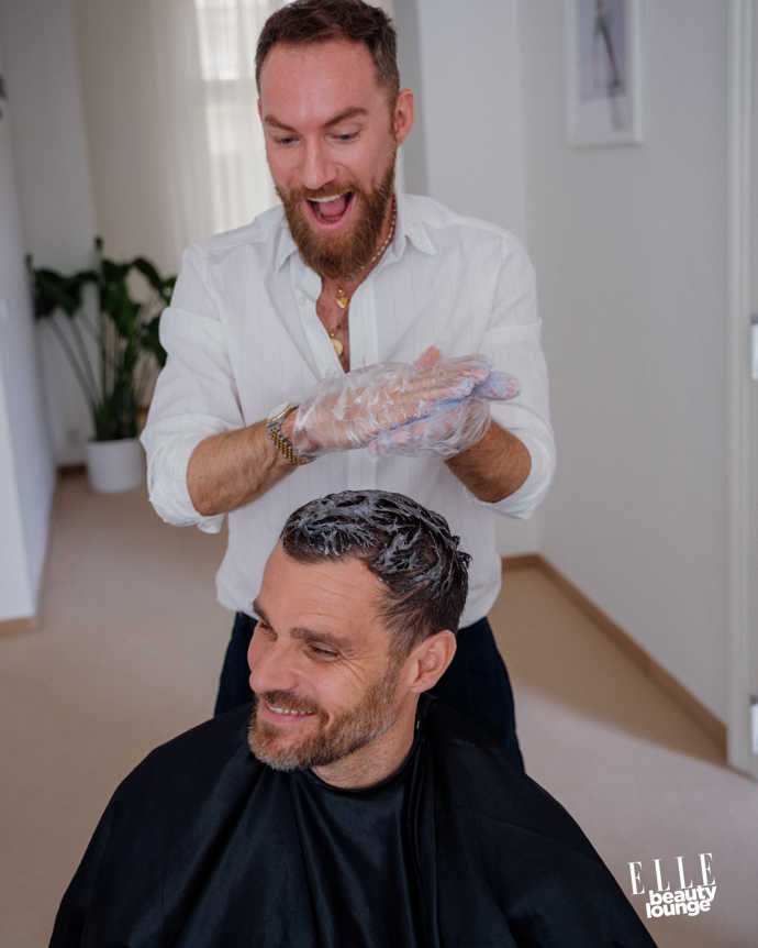 Leoš Mareš

Vlasy: Wella
