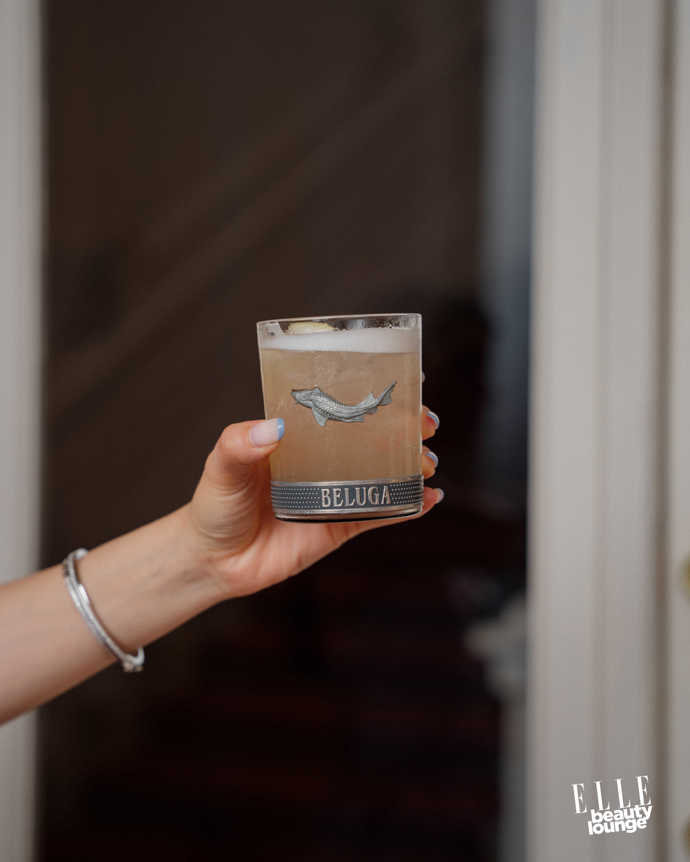 Drinky namíchané z Campari, Beluga a Fever Tree
