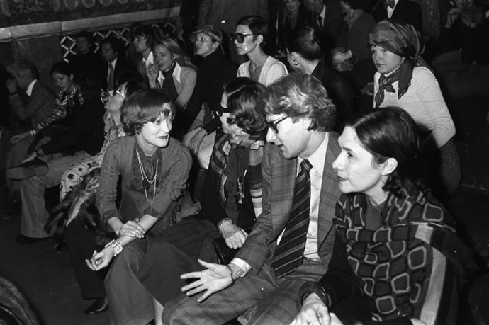 Battle of Versailles, Versailles 1973

Yves Saint Laurent, Loulou de la Falaise a jejich přátelé
