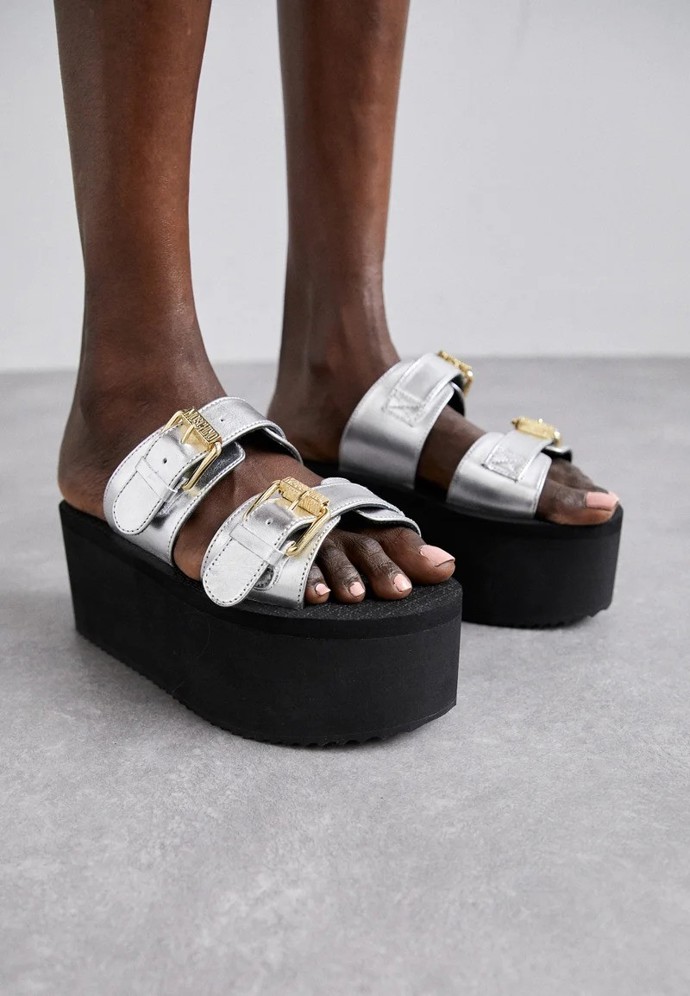 Moschino Wedge, Zalando, 6 240,- Kč
