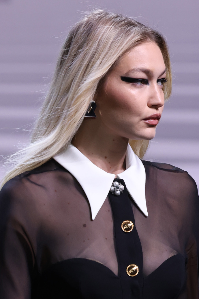  

Silent blonde podle Gigi Hadid
