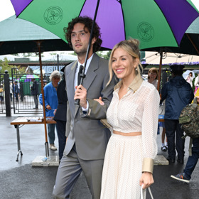  

Oli Green a Sienna Miller na Wimbledonu 2024
