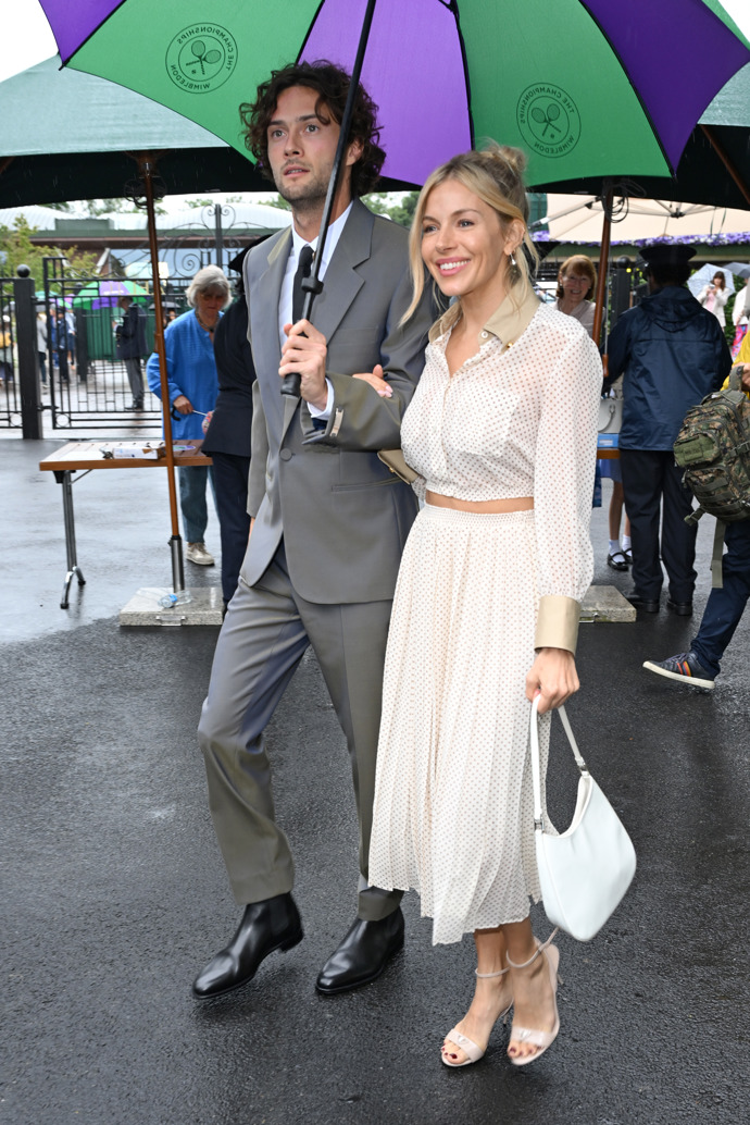  

Oli Green a Sienna Miller na Wimbledonu 2024
