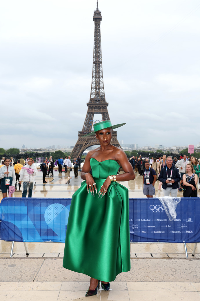  

Herečka Cynthia Erivo během zahájení olympiády v Paříži
