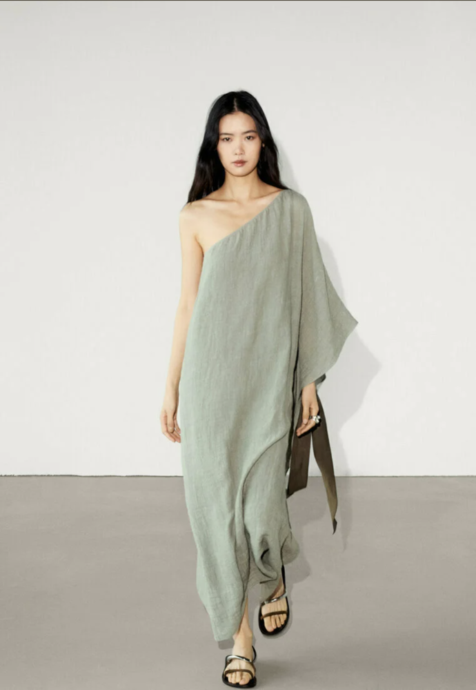Massimo Dutti Maxi Šaty, Zalando, 2 595,- Kč
