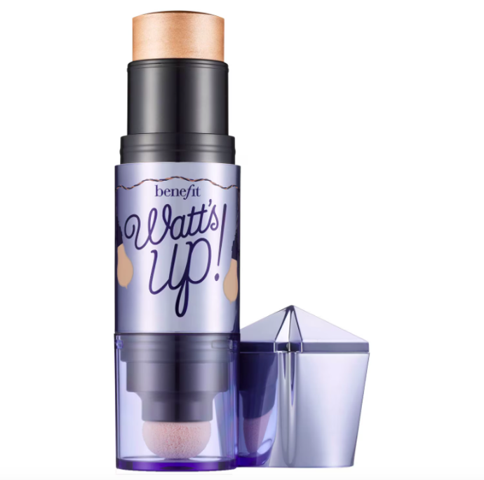  

Rozjasňovač Watt's Up!, 689 Kč, Benefit Cosmetics, prodává Sephora
