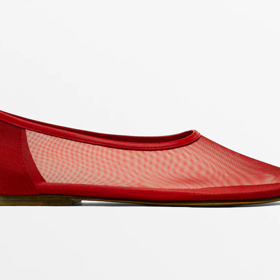 Mesh Ballet Flats, Massimo Dutti, 3030 Kč
Mesh Ballet Flats, Massimo Dutti, 3030 Kč
