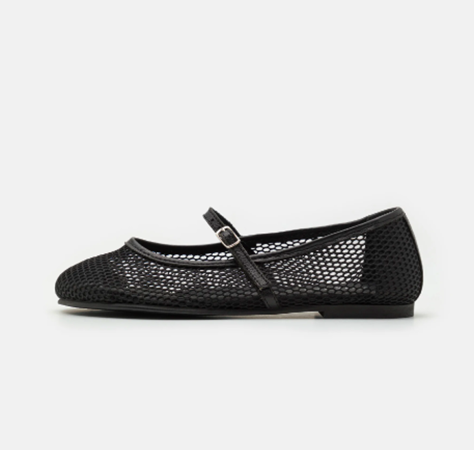  

Baleríny s páskem Kaia, Pavement, 2640 Kč, prodává Zalando.cz
