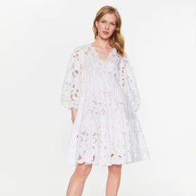  

Každodenní šaty, Red Valentino, 30 240 Kč, prodává Modivo.cz
