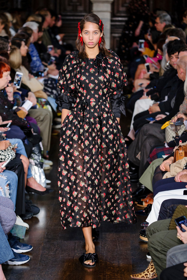 Květomluva Simone Rocha
