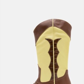  

Kovbojské boty Jessie, Rejina Pyo, 22 800 Kč, prodává Zalando
