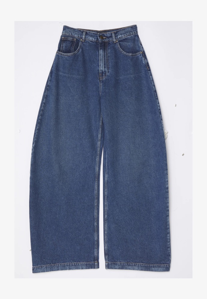  

Denimové kalhoty Recycled Rounded Relaxed Fit, A.W.A.K.E. MODE, 9 129 Kč, prodává Zalando
